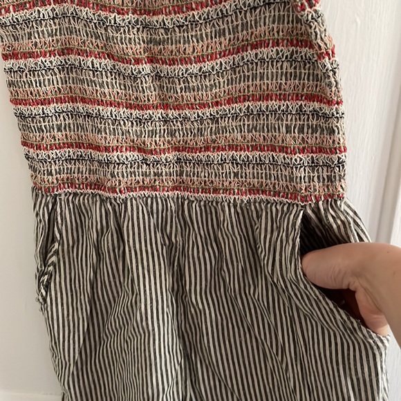 Cute strapless American eagle romper, EUC, only worn a couple times - Picture 2 of 3